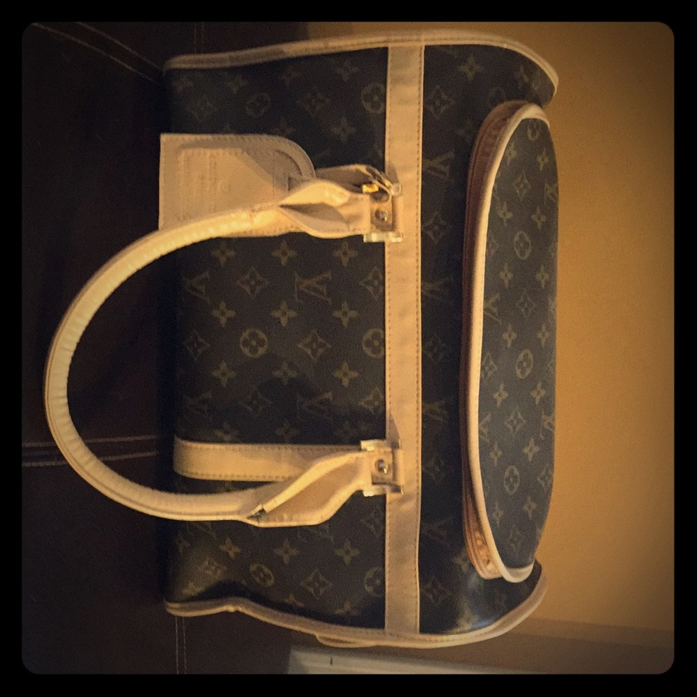 Pet carrier small Over the shoulder carrier.......